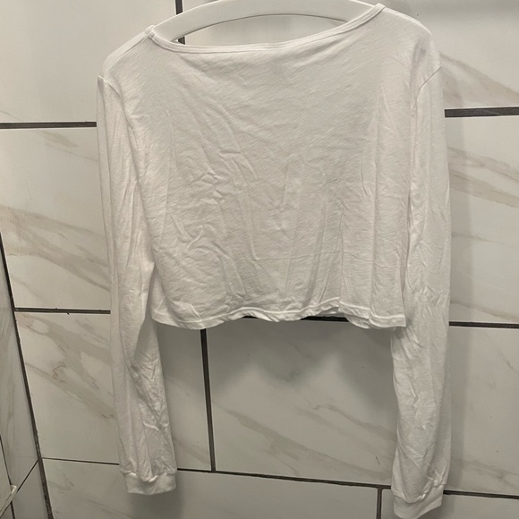 DIPPIN’ 🦋 DAISY’S NWT WHITE TOP - Picture 4 of 8